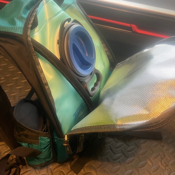 Lunidry Hydration Backpack with bladder NEW without tags - Picture 2 of 8